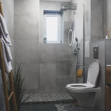 Apartment Stylish 1bd - Free Private Garage *