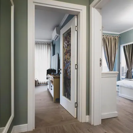 Apartment Stylish 1bd - Free Private Garage Plovdiv