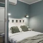 Stylish 1bd - Free Private Garage Apartament *