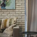 Stylish 1bd - Free Private Garage Apartament *