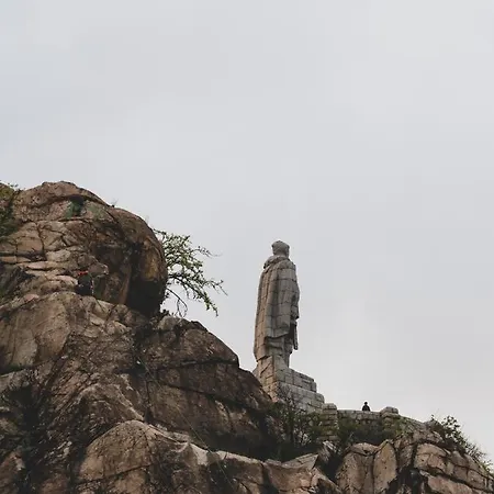 Stylish 1bd - Free Private Garage Plovdiv