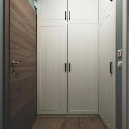 Apartment Stylish 1bd - Free Private Garage