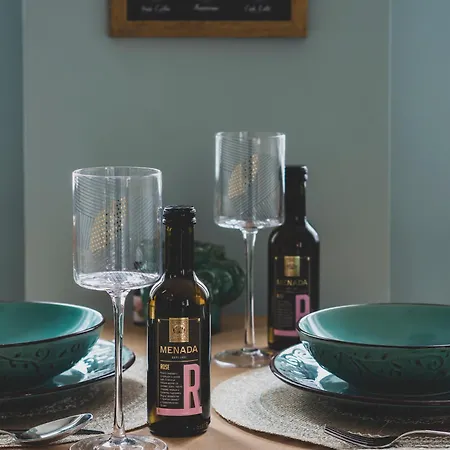 Stylish 1bd - Free Private Garage Apartamento