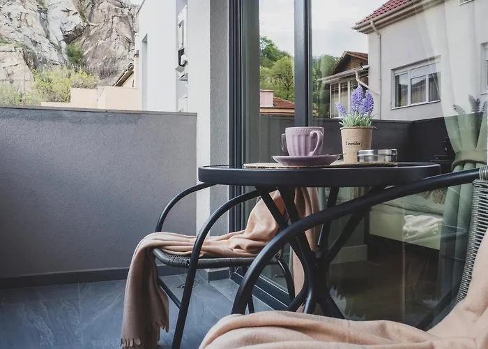 Lejlighed Stylish 1bd - Free Private Garage Plovdiv