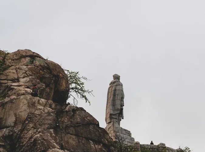 Stylish 1bd - Free Private Garage Plovdiv