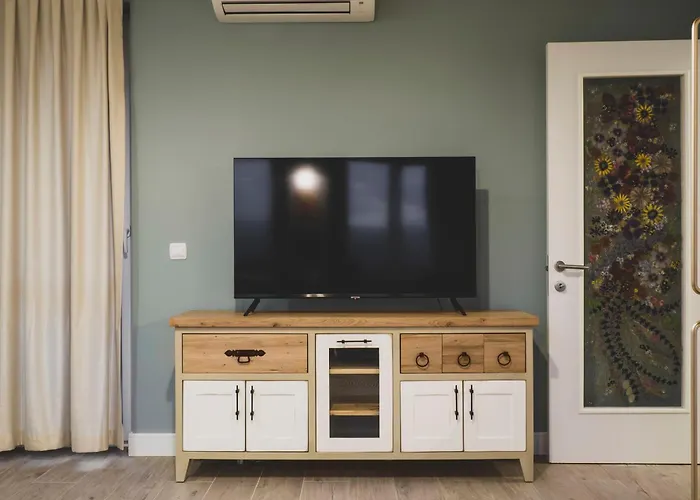 Stylish 1bd - Free Private Garage *