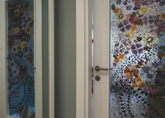 Stylish 1bd - Free Private Garage Lejlighed